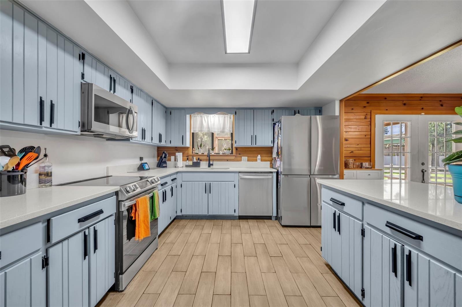 ROSS LAKE SHORES - Residential