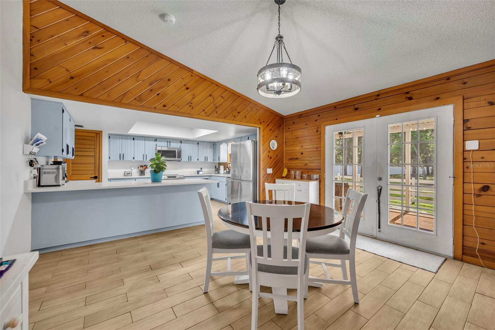 ROSS LAKE SHORES - Residential