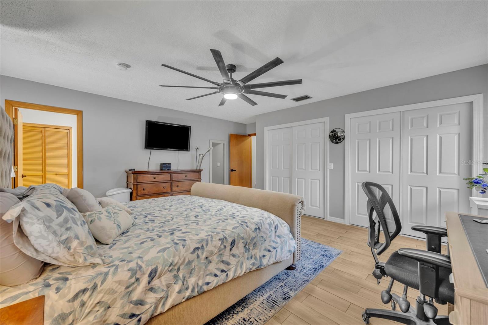 ROSS LAKE SHORES - Residential