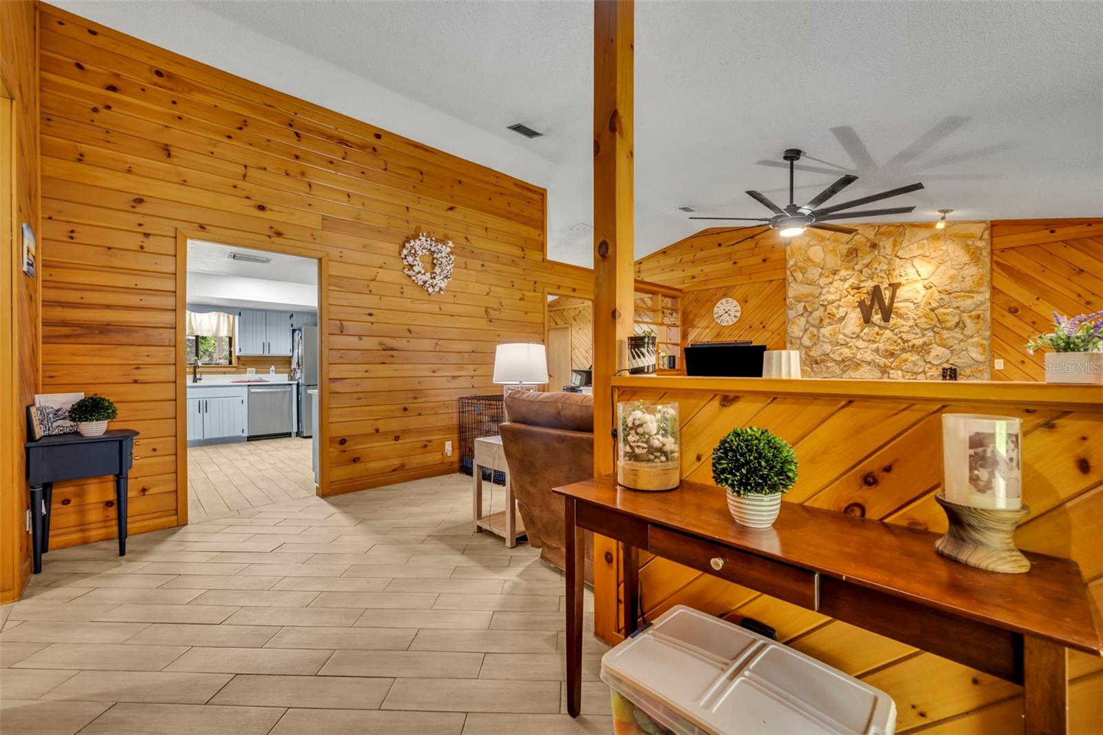 ROSS LAKE SHORES - Residential