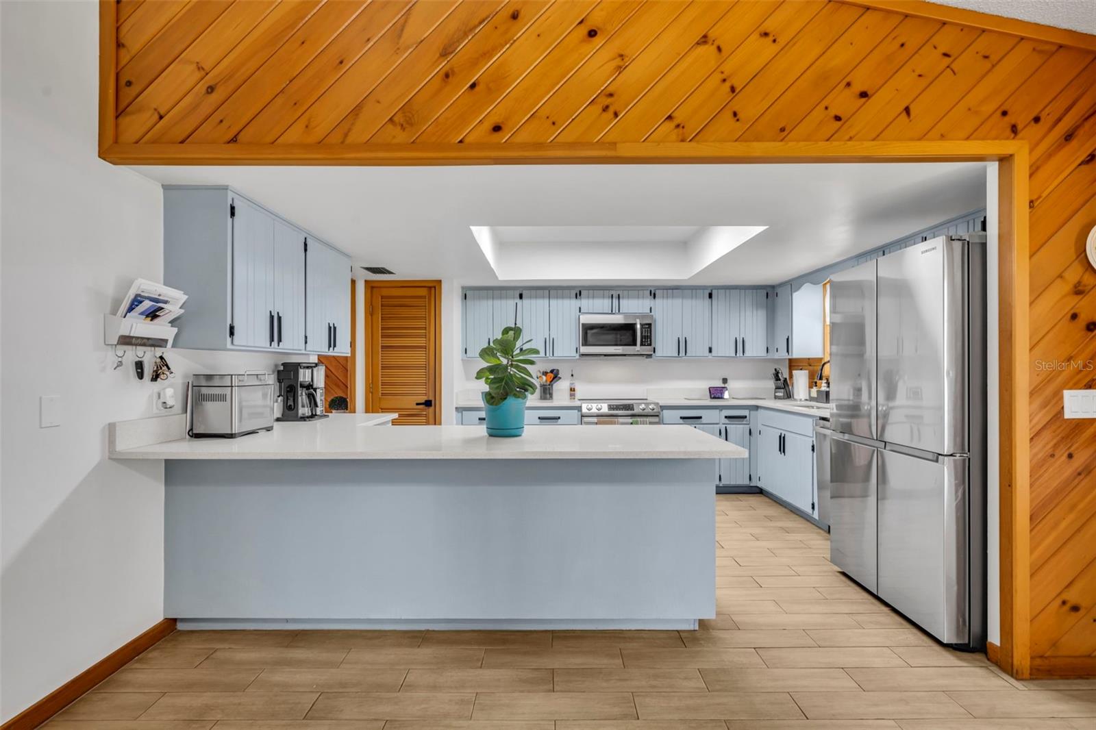 ROSS LAKE SHORES - Residential