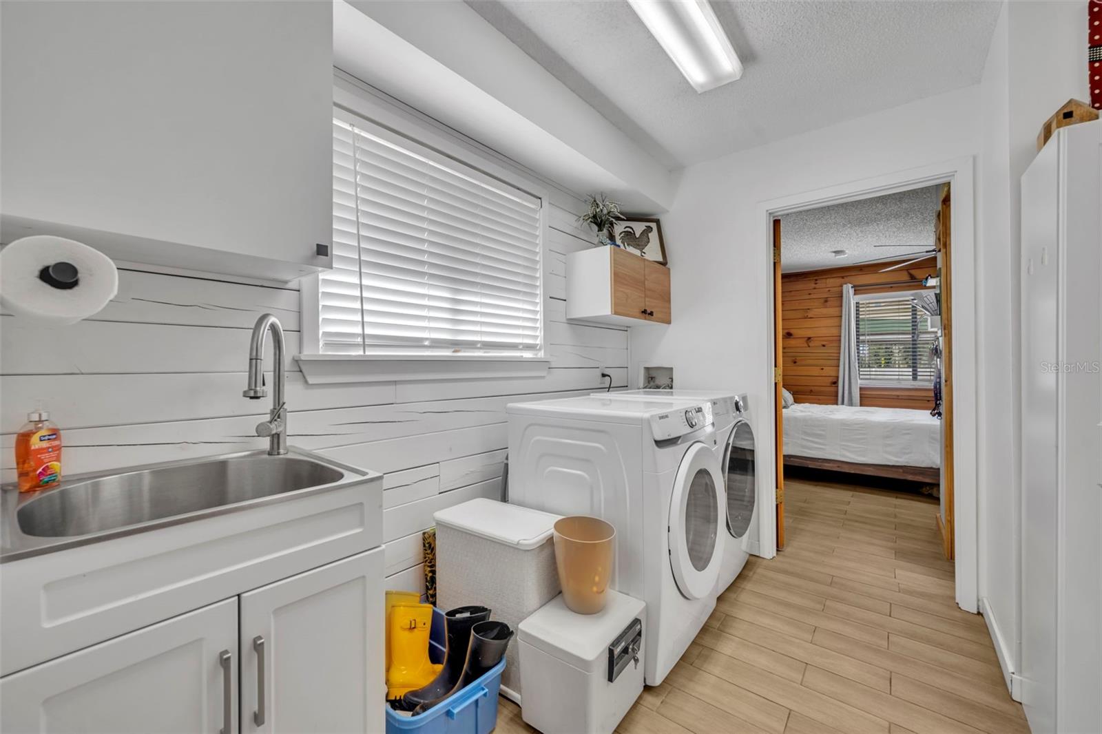 ROSS LAKE SHORES - Residential