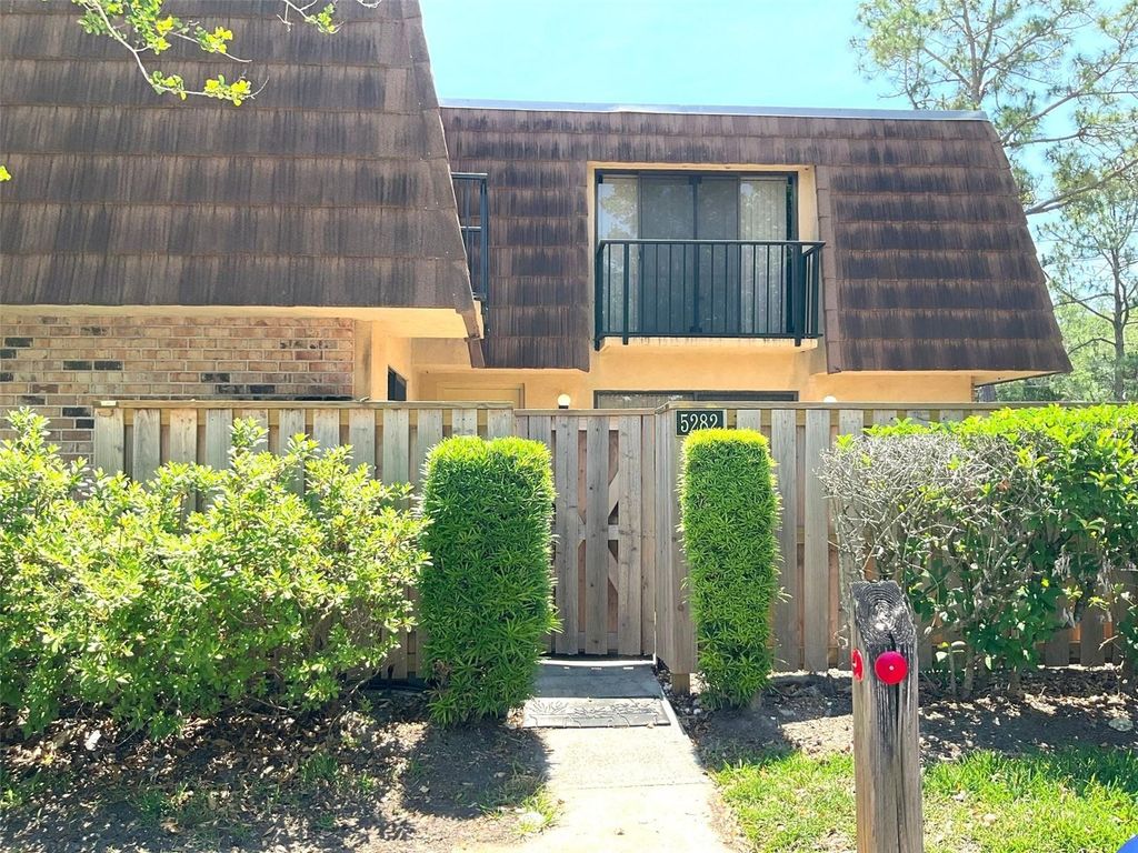 Photo of 5282 Coral Court #620, Orlando, FL 32811 (MLS # O6404297)