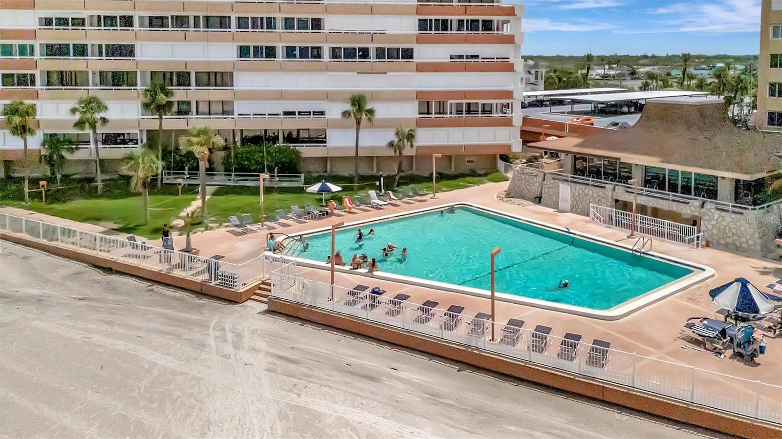 REDINGTON TOWERS 1 CONDO - Residential