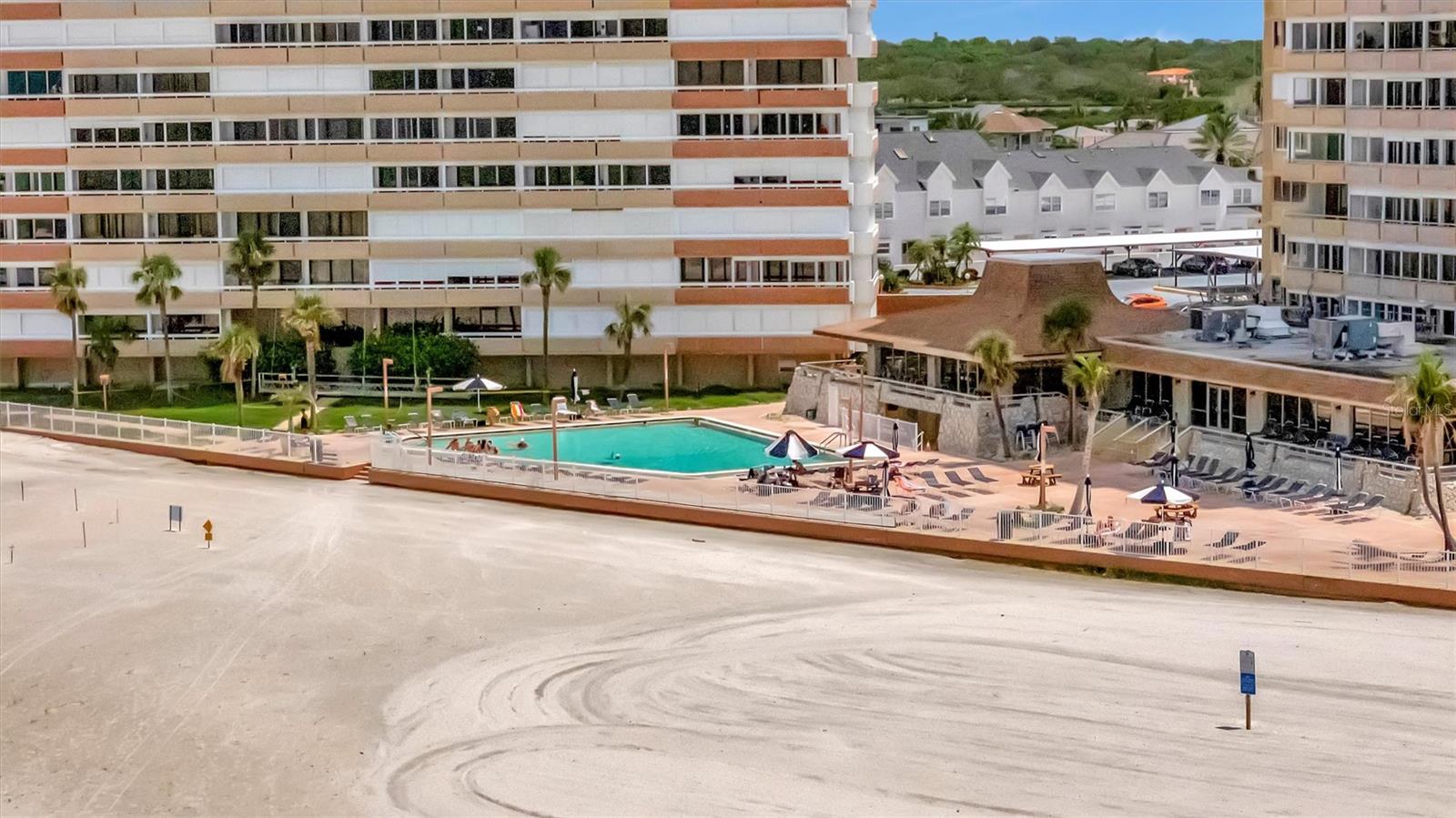 REDINGTON TOWERS 1 CONDO - Residential