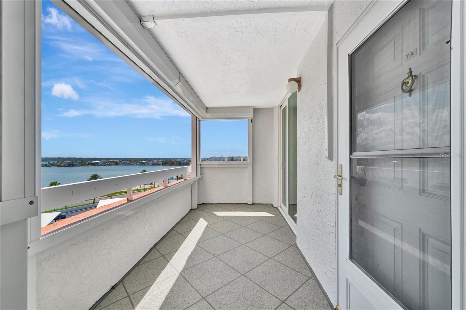 REDINGTON TOWERS 1 CONDO - Residential