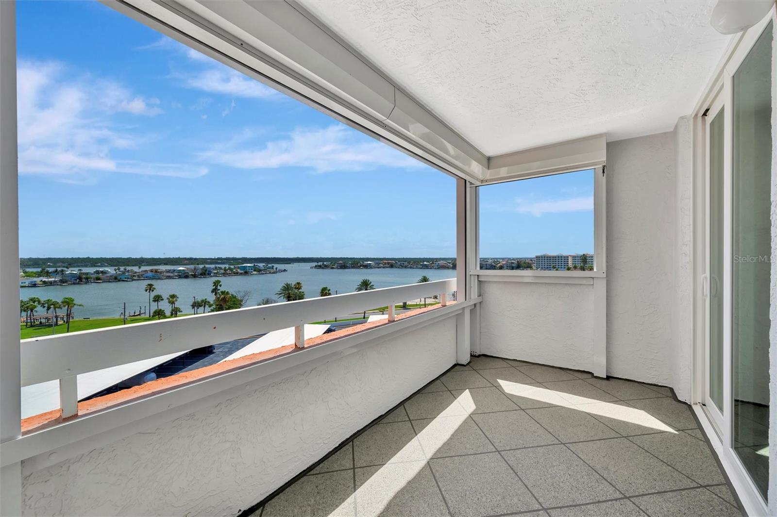 REDINGTON TOWERS 1 CONDO - Residential