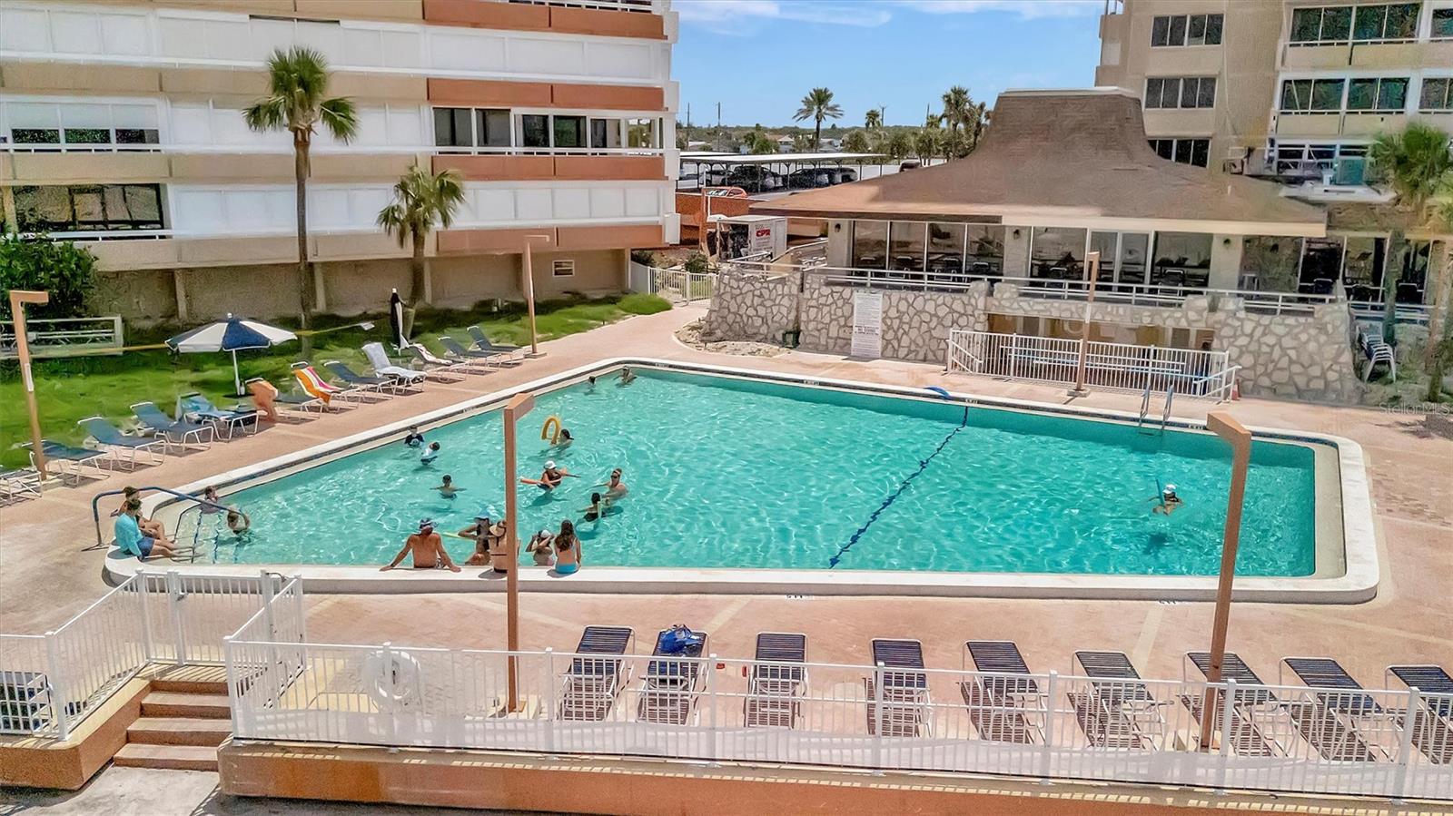 REDINGTON TOWERS 1 CONDO - Residential