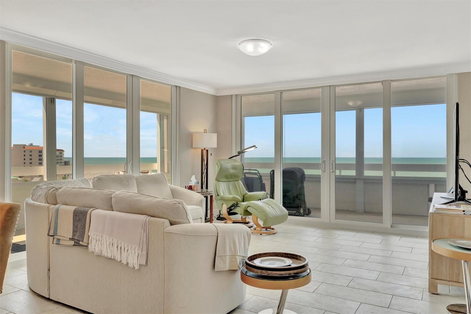 REDINGTON TOWERS 1 CONDO - Residential