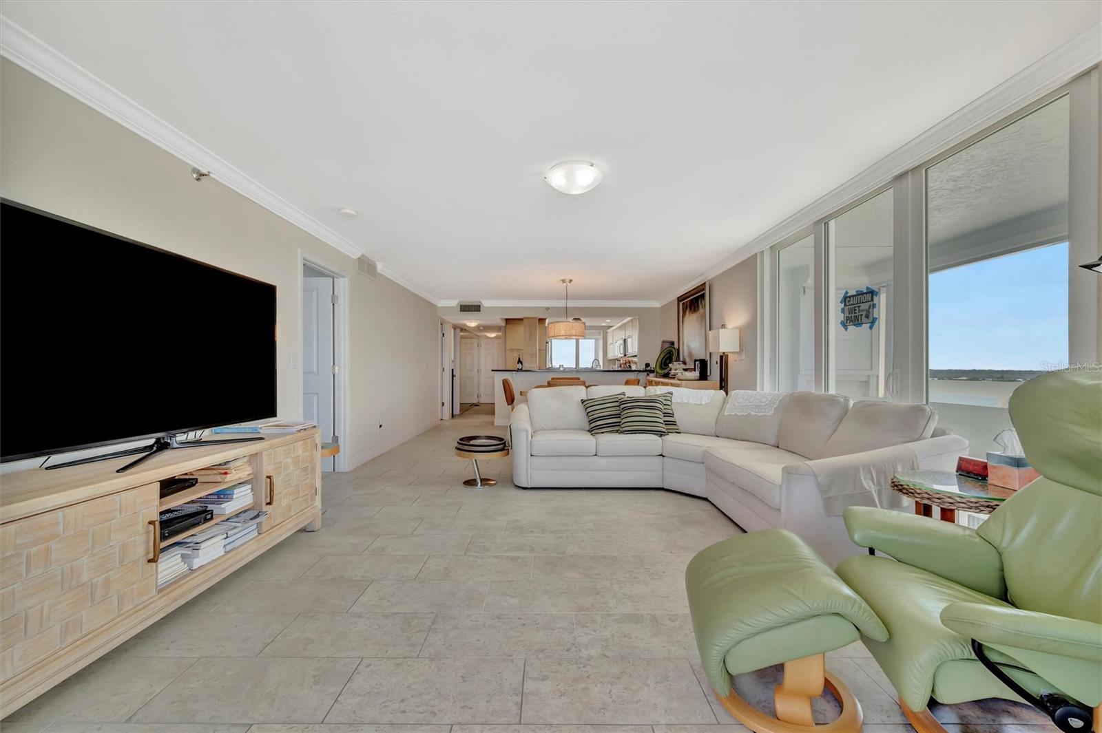 REDINGTON TOWERS 1 CONDO - Residential