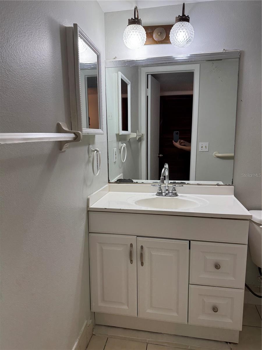 BAYWOOD MDWS CONDO - Residential Lease