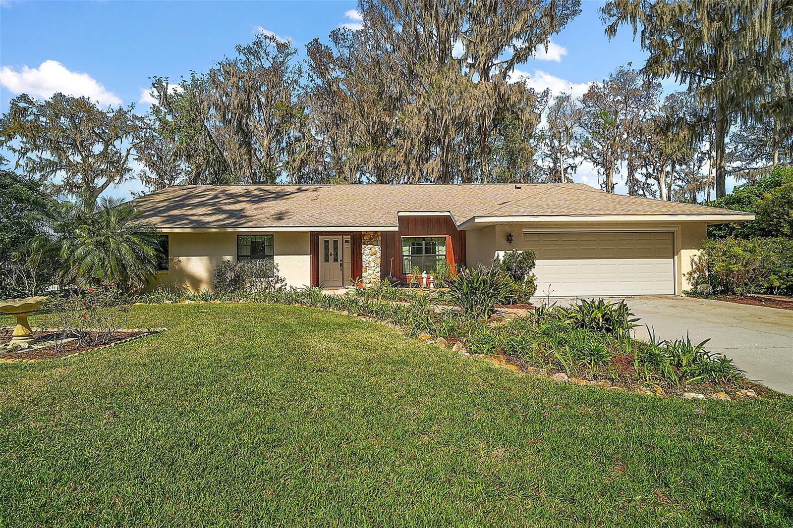 1322 HOWARD ROAD