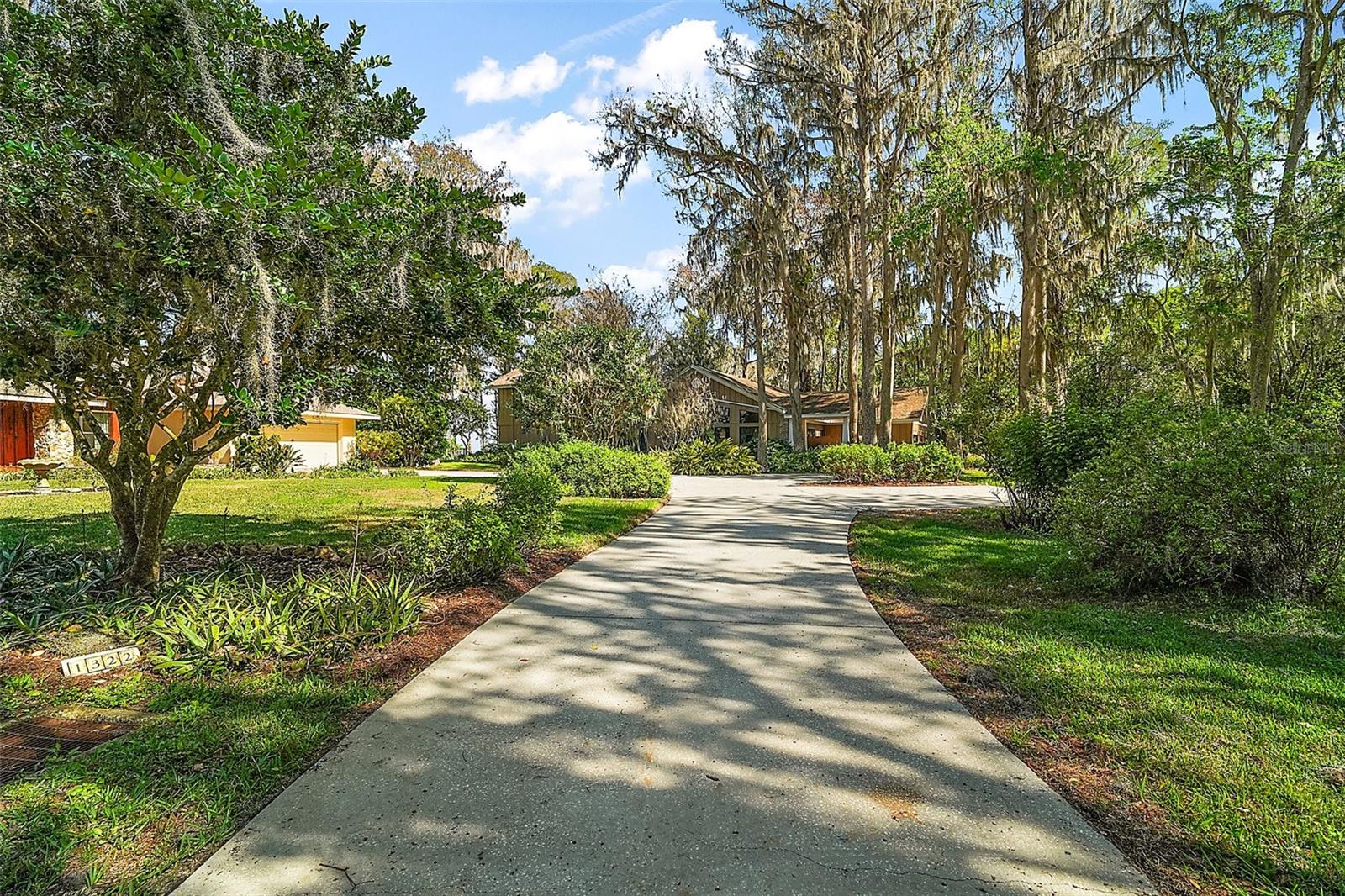 1322 HOWARD ROAD