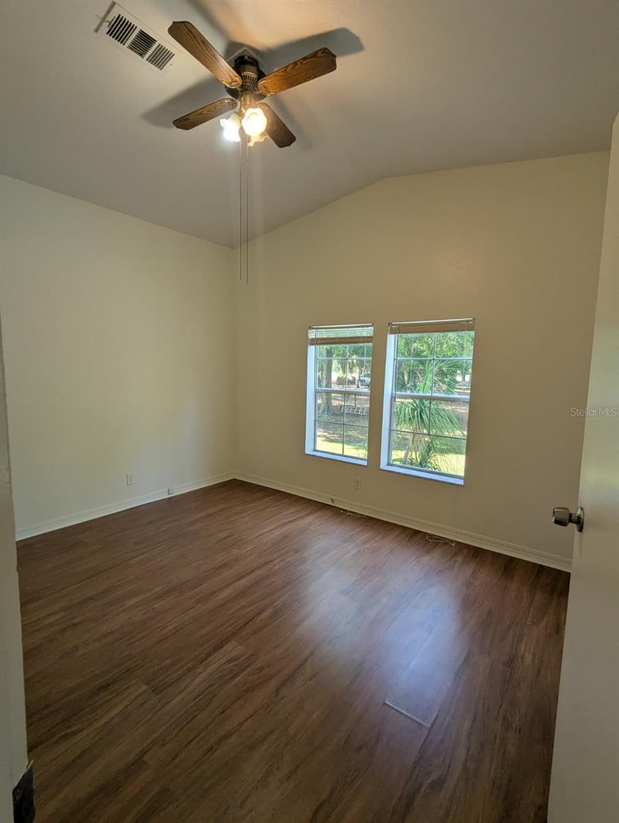 ACREAGE - Residential Lease