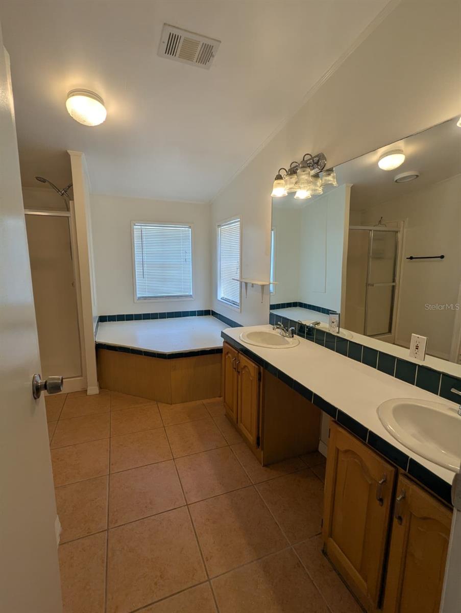 ACREAGE - Residential Lease