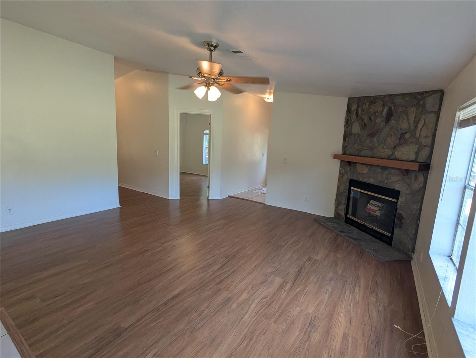 ACREAGE - Residential Lease