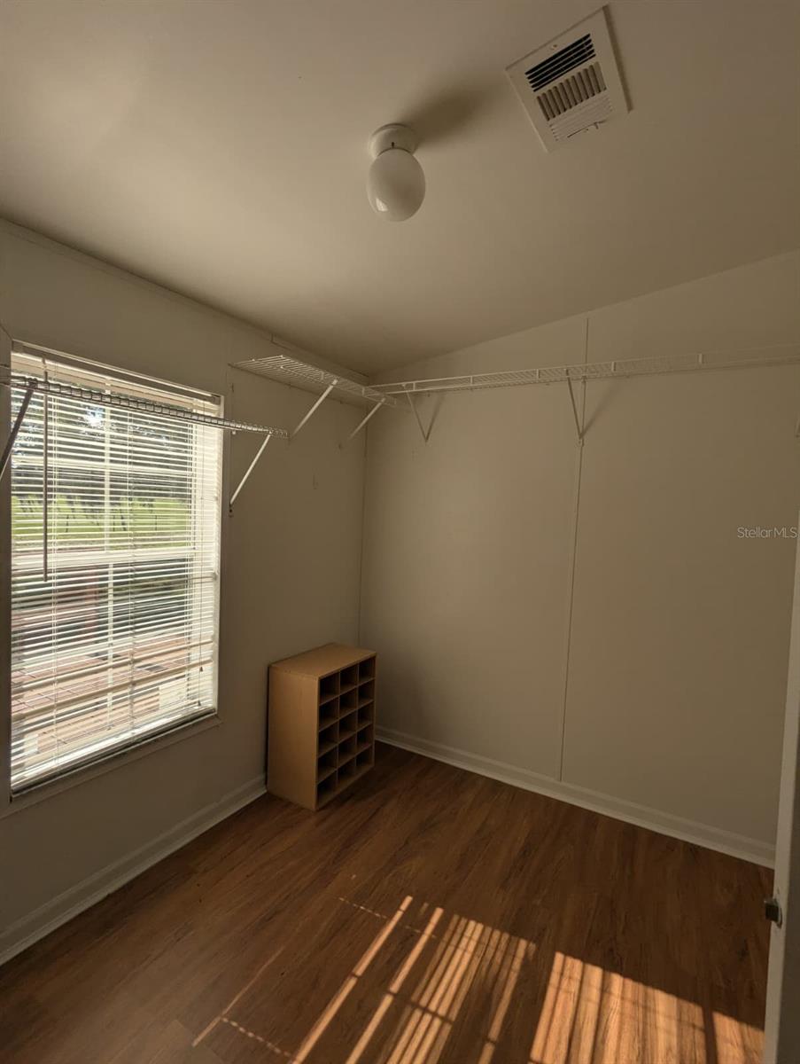 ACREAGE - Residential Lease