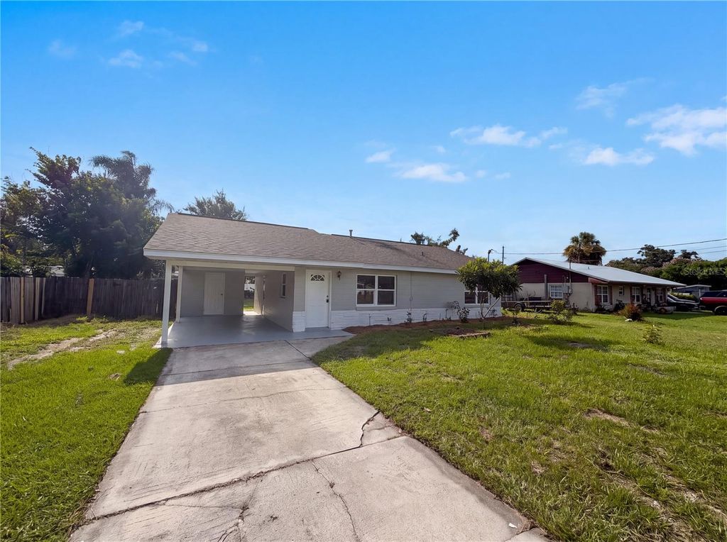 Photo of 2710 Woodlawn Drive, Winter Haven, FL 33881 (MLS # O6428252)