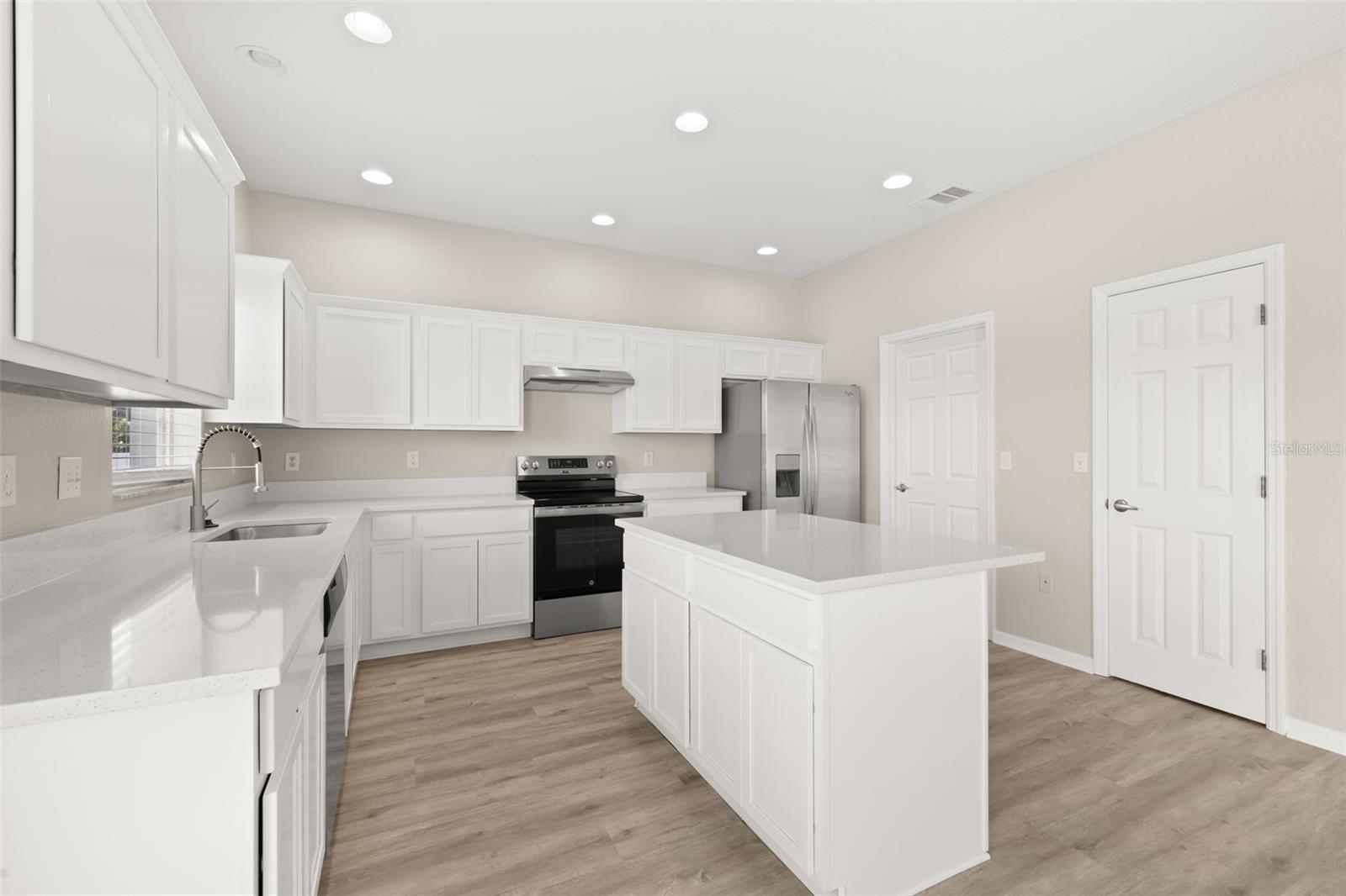 BRENTON MANOR - Residential