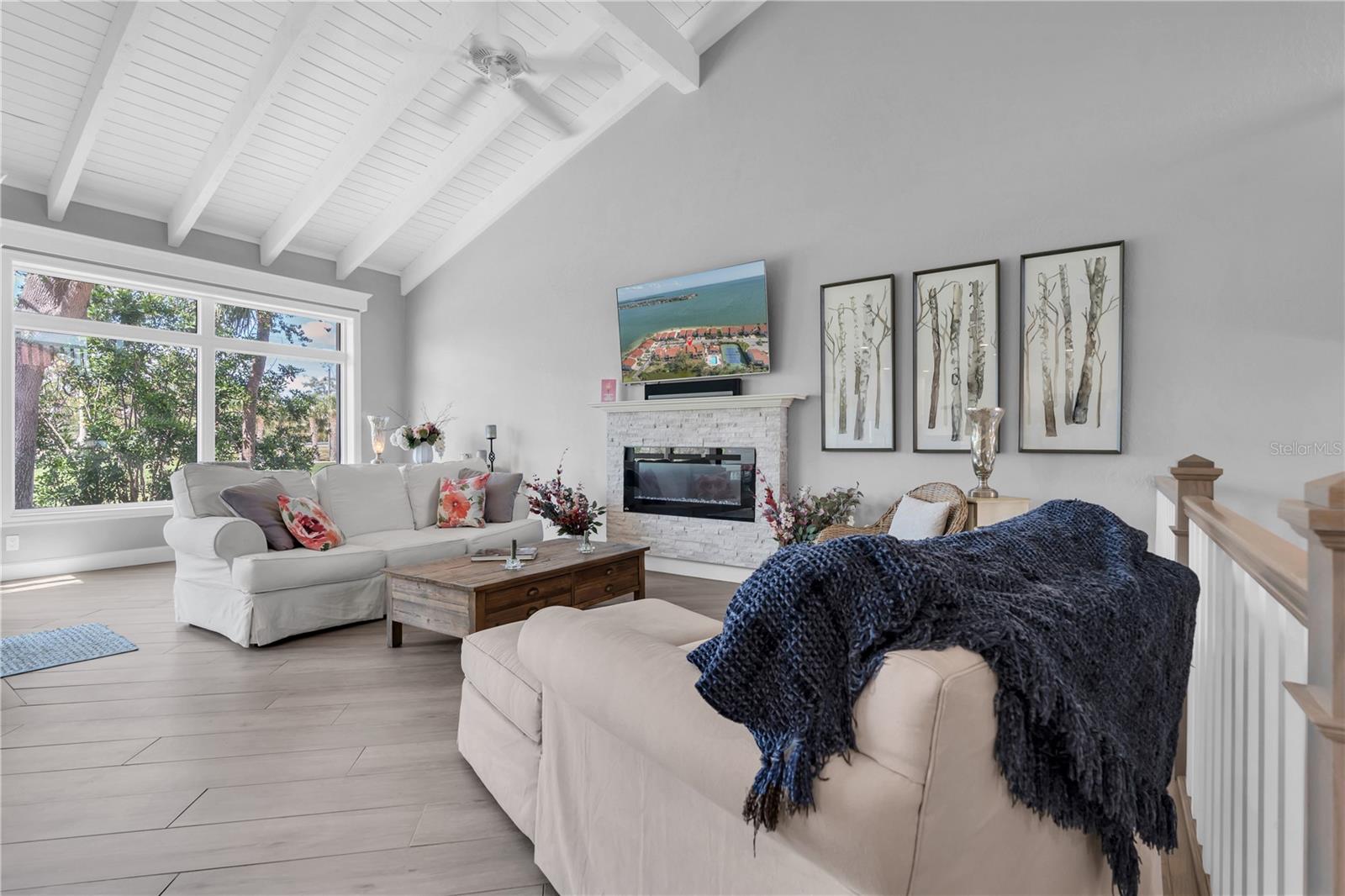 5559 ESCONDIDA BOULEVARD S