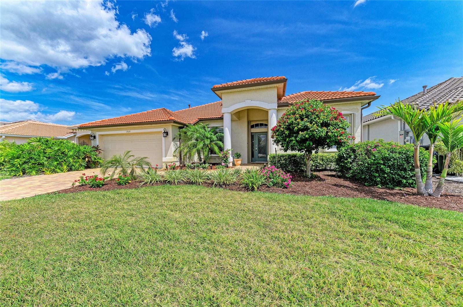 1920 COCONUT PALM CIRCLE