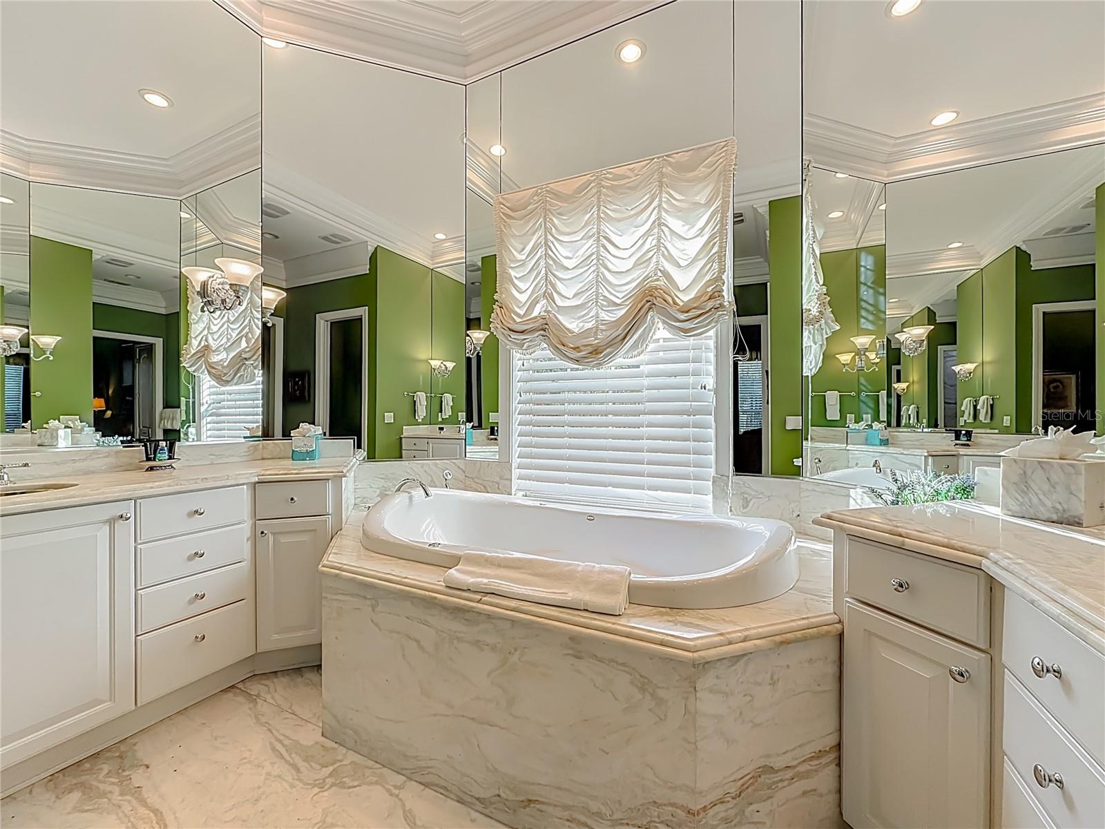 RLR GOLDEN OCALA - Residential