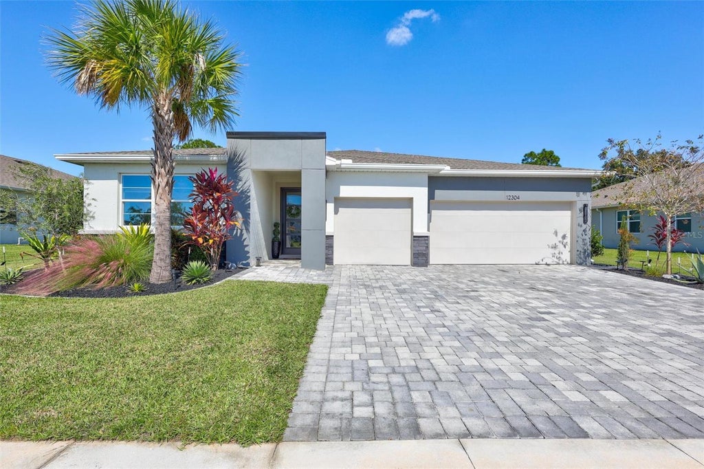 Photo of 12304 54th Street E, Parrish, FL 34219 (MLS # A4711242)