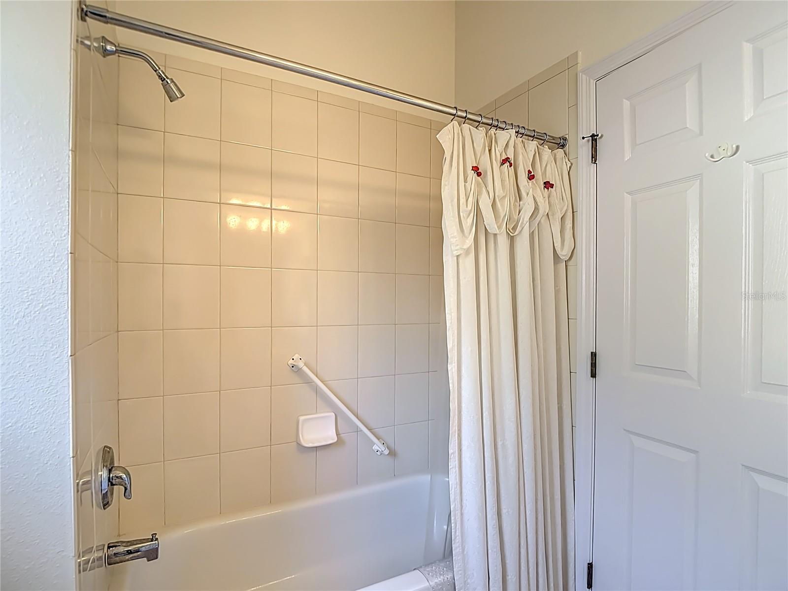 SUMMERTREE PRCL 04 - Residential Lease