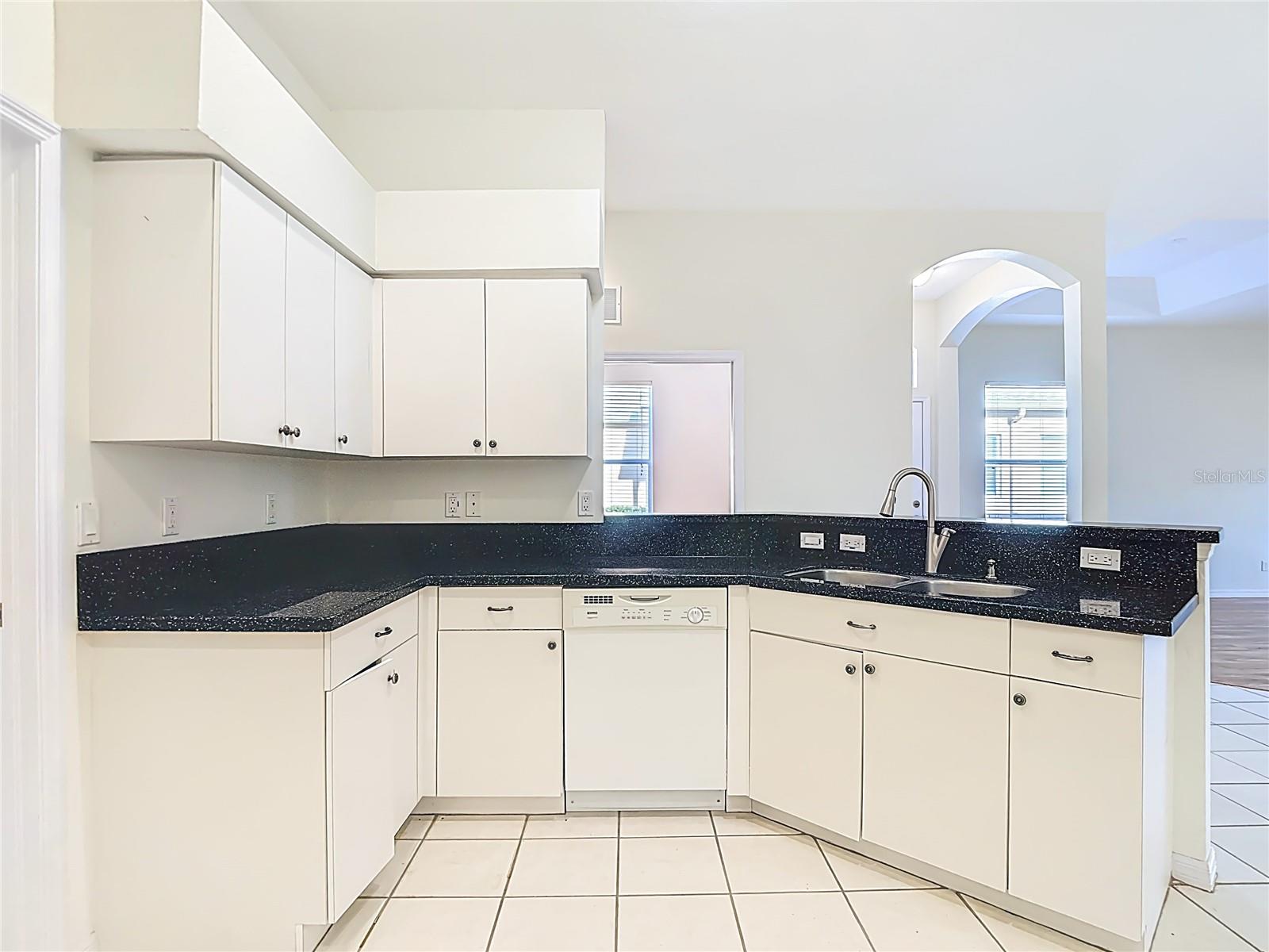 SUMMERTREE PRCL 04 - Residential Lease