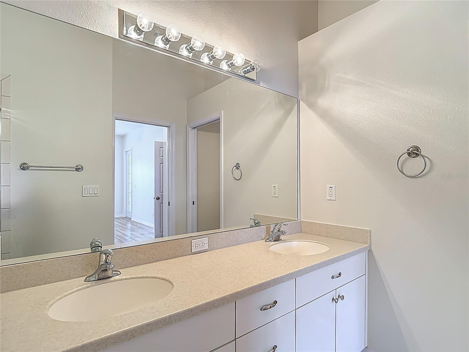 SUMMERTREE PRCL 04 - Residential Lease