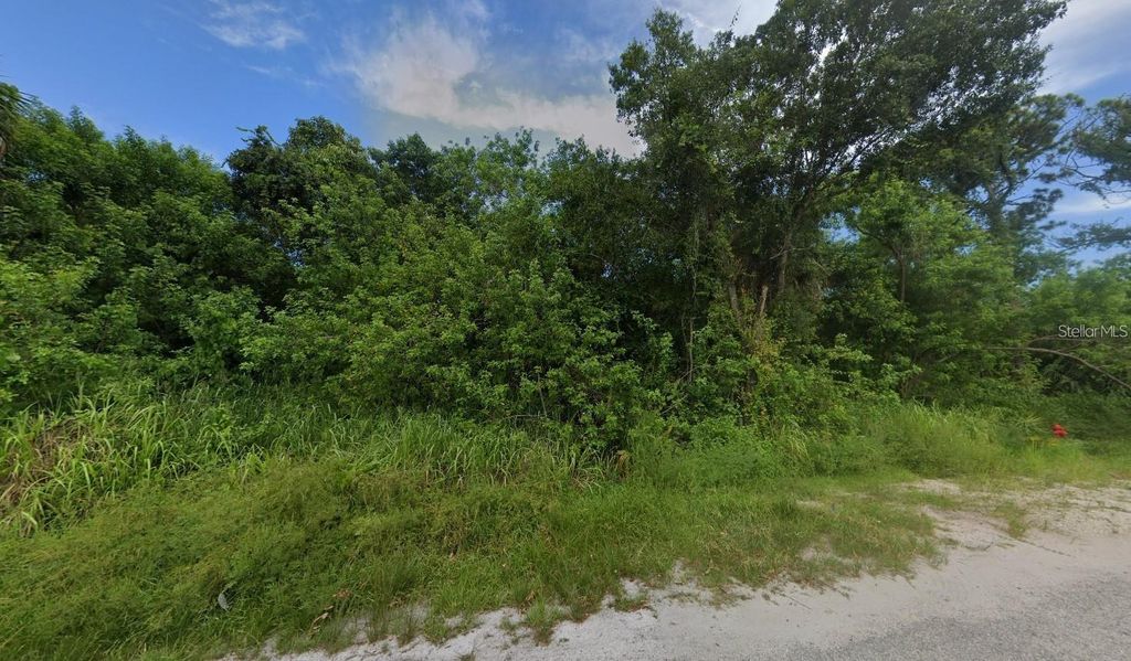 Photo of 3225 S 7th Street, Fort Pierce, FL 34945 (MLS # A4694464)