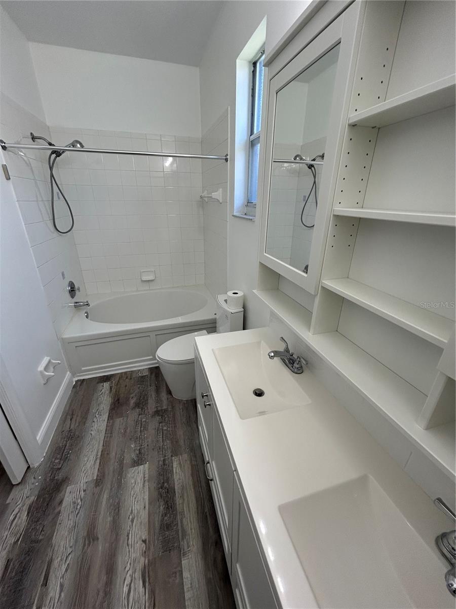 MAGIC LANDINGS - Residential Lease