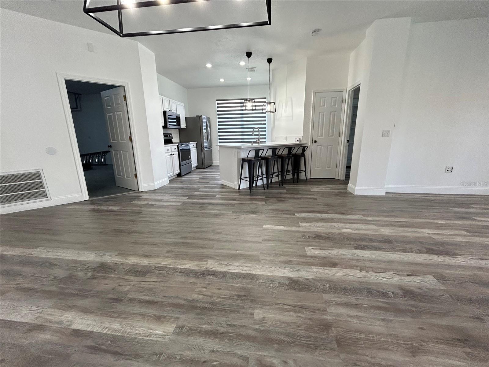 MAGIC LANDINGS - Residential Lease