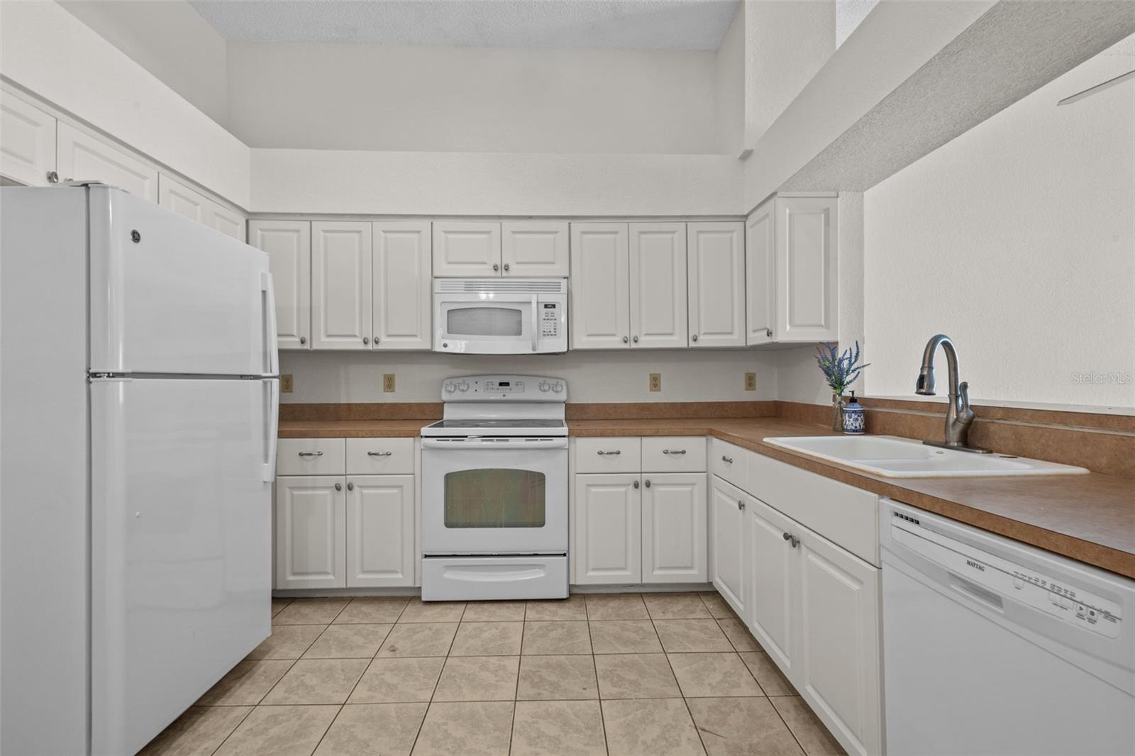 GREEN DOLPHIN PARK - Residential