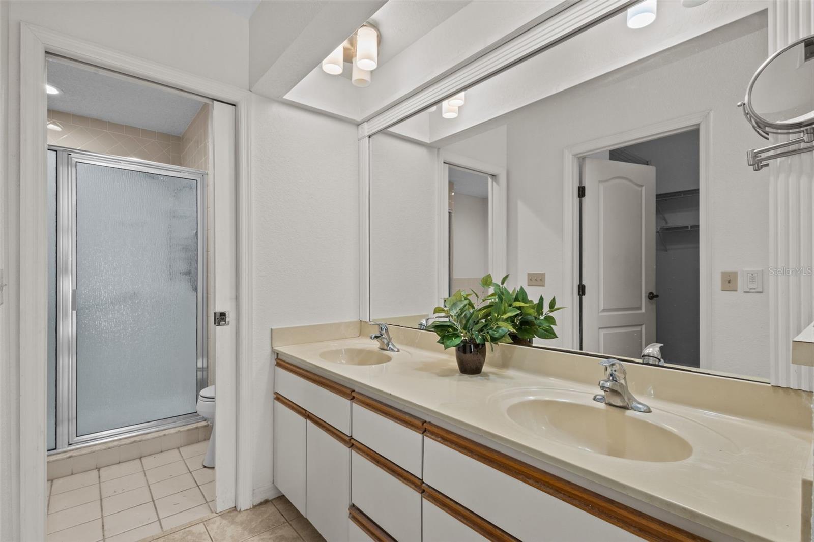 GREEN DOLPHIN PARK - Residential