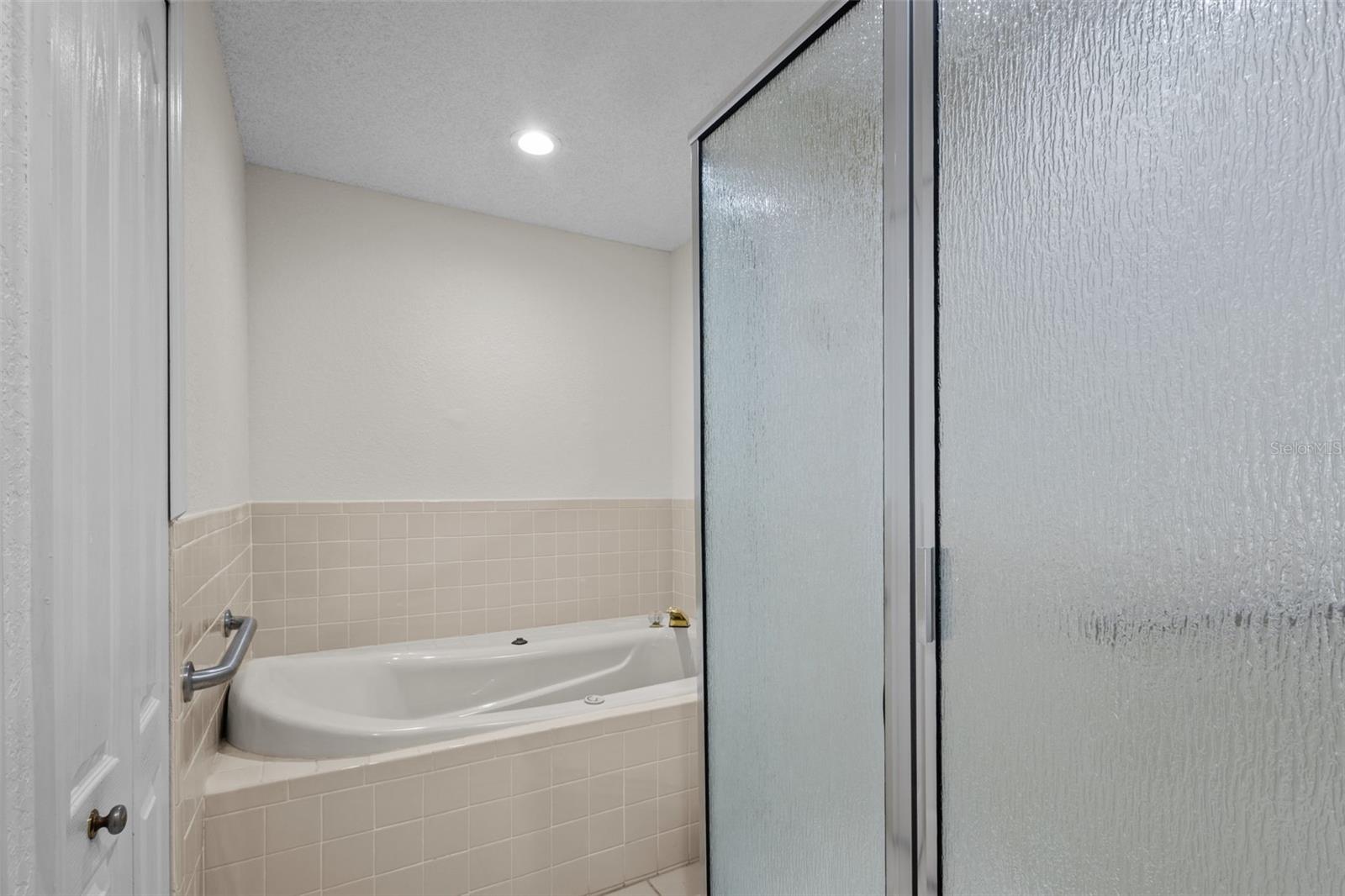 GREEN DOLPHIN PARK - Residential