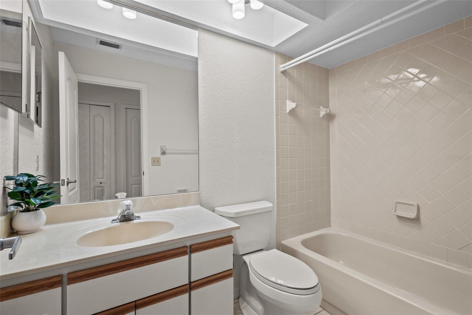 GREEN DOLPHIN PARK - Residential