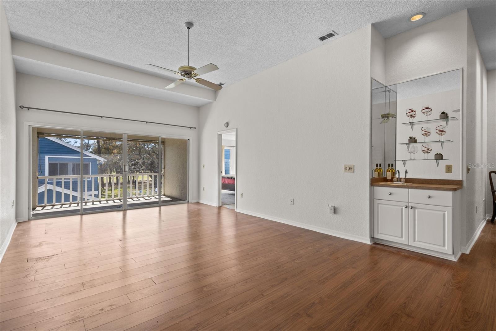 GREEN DOLPHIN PARK - Residential