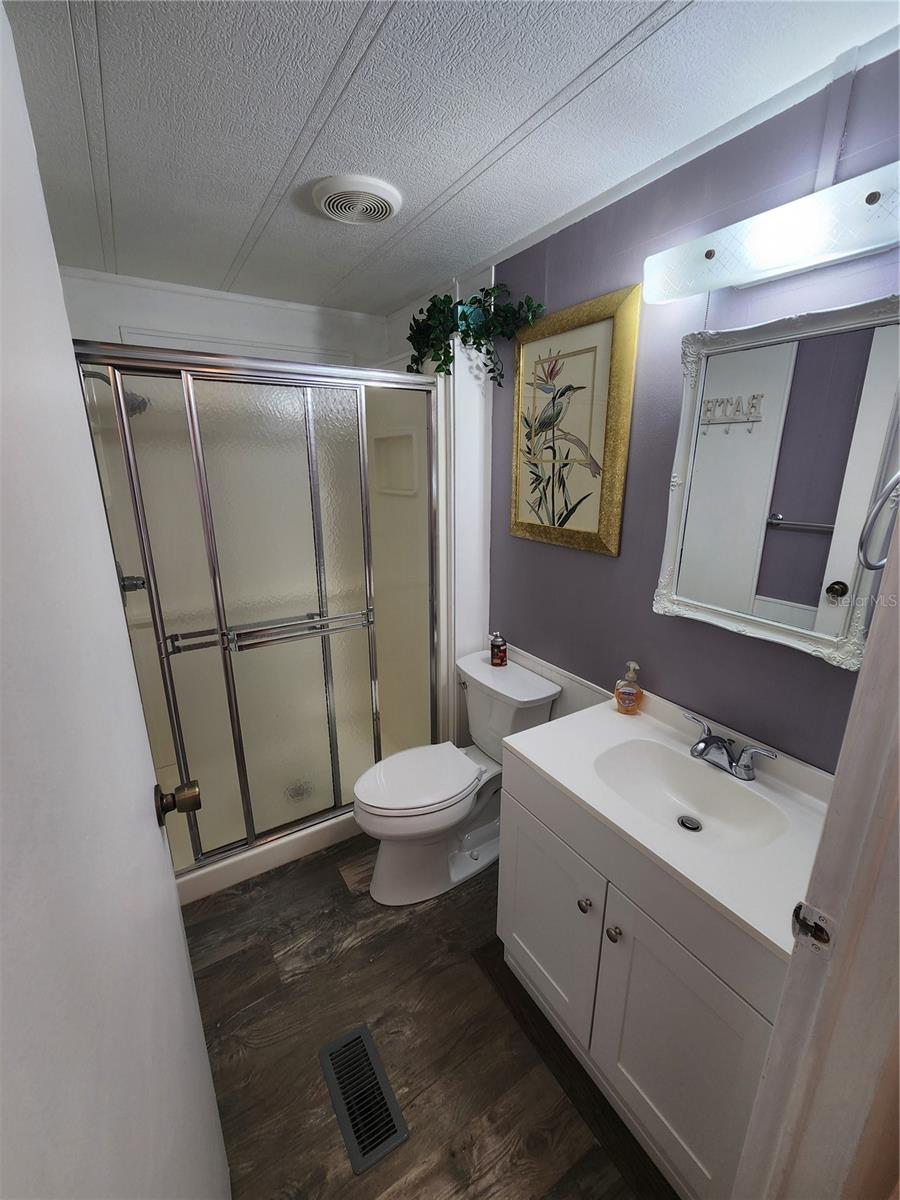 PALM LAKE ESTATES - Residential