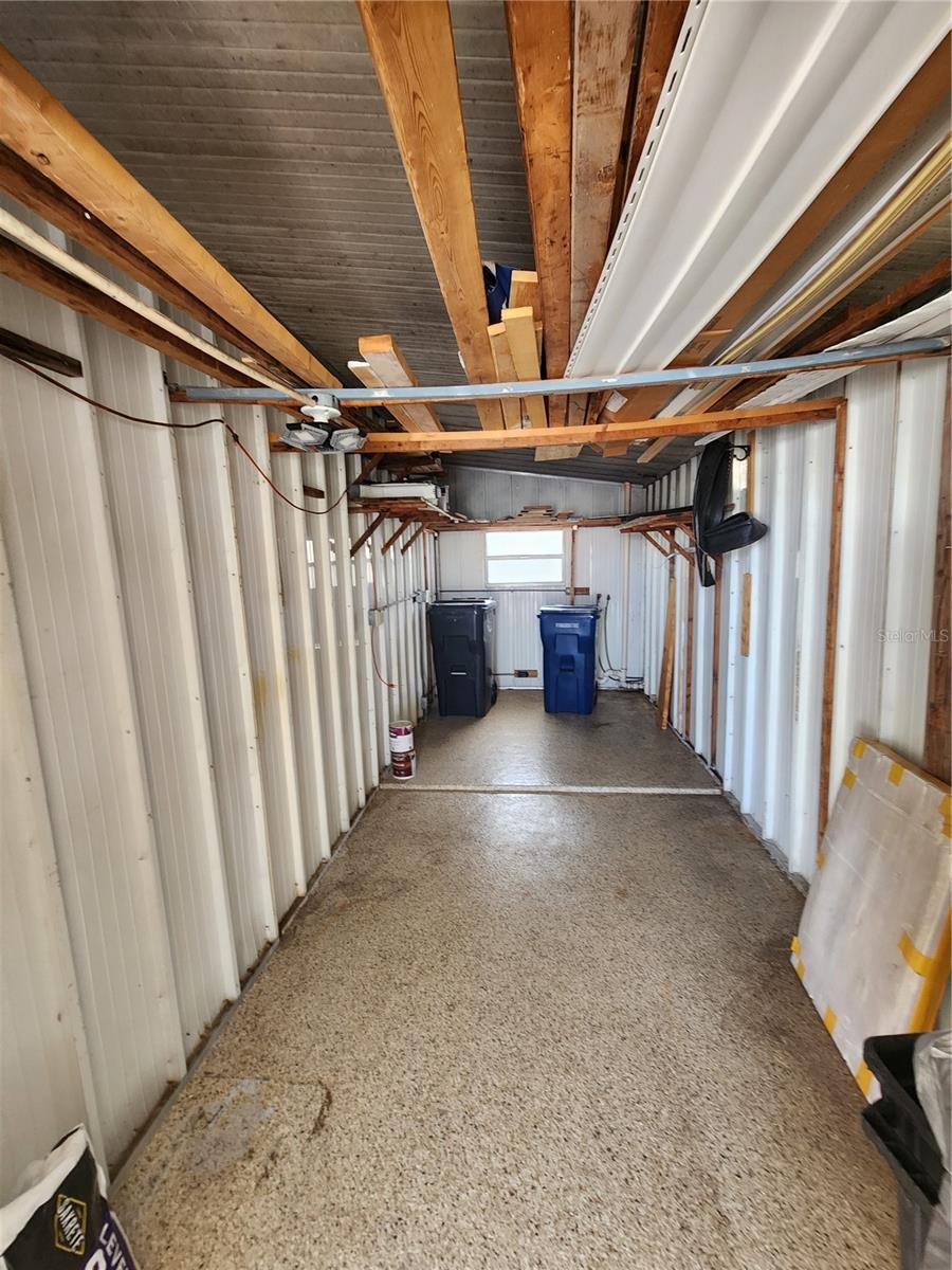 PALM LAKE ESTATES - Residential