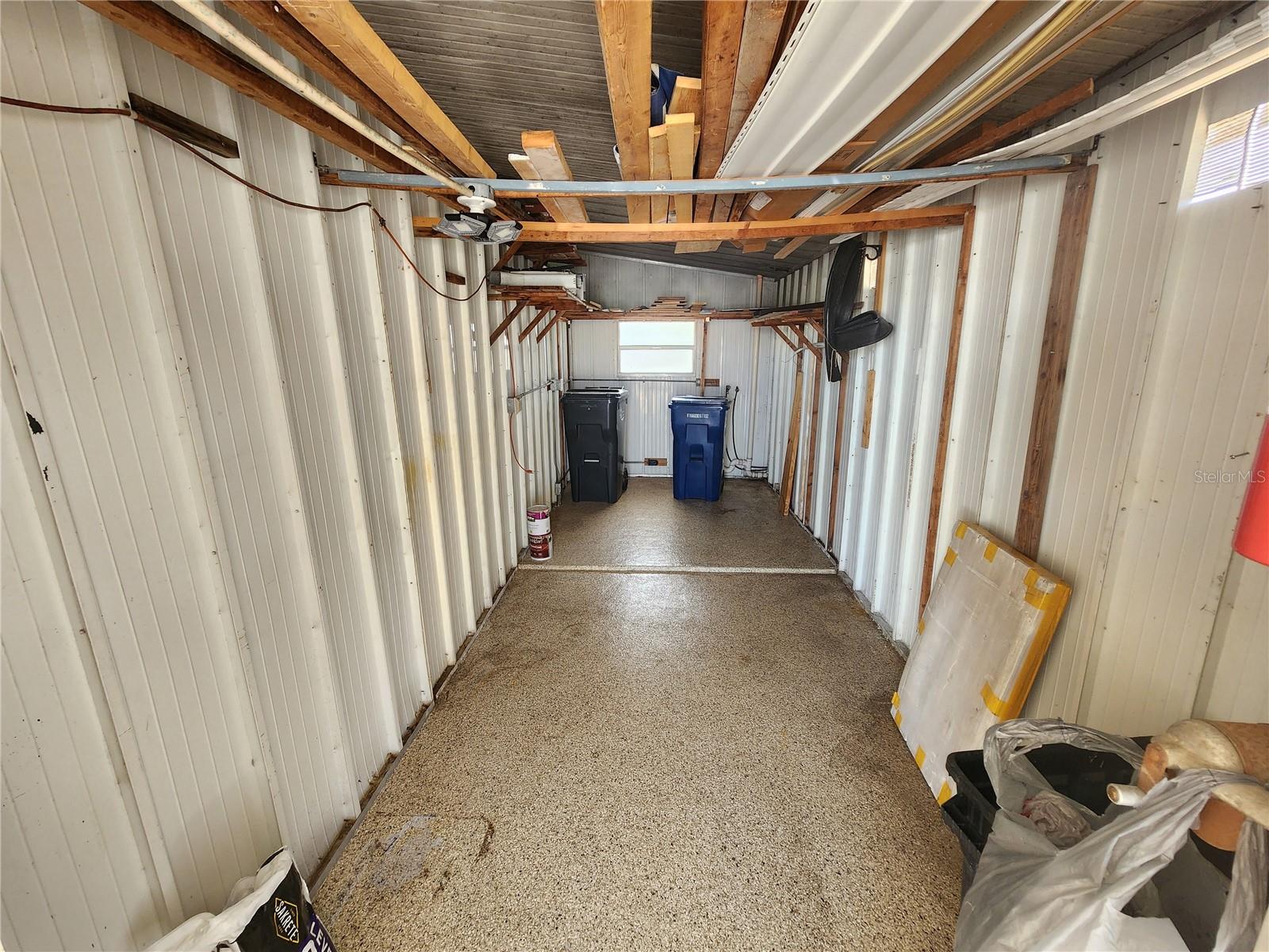 PALM LAKE ESTATES - Residential