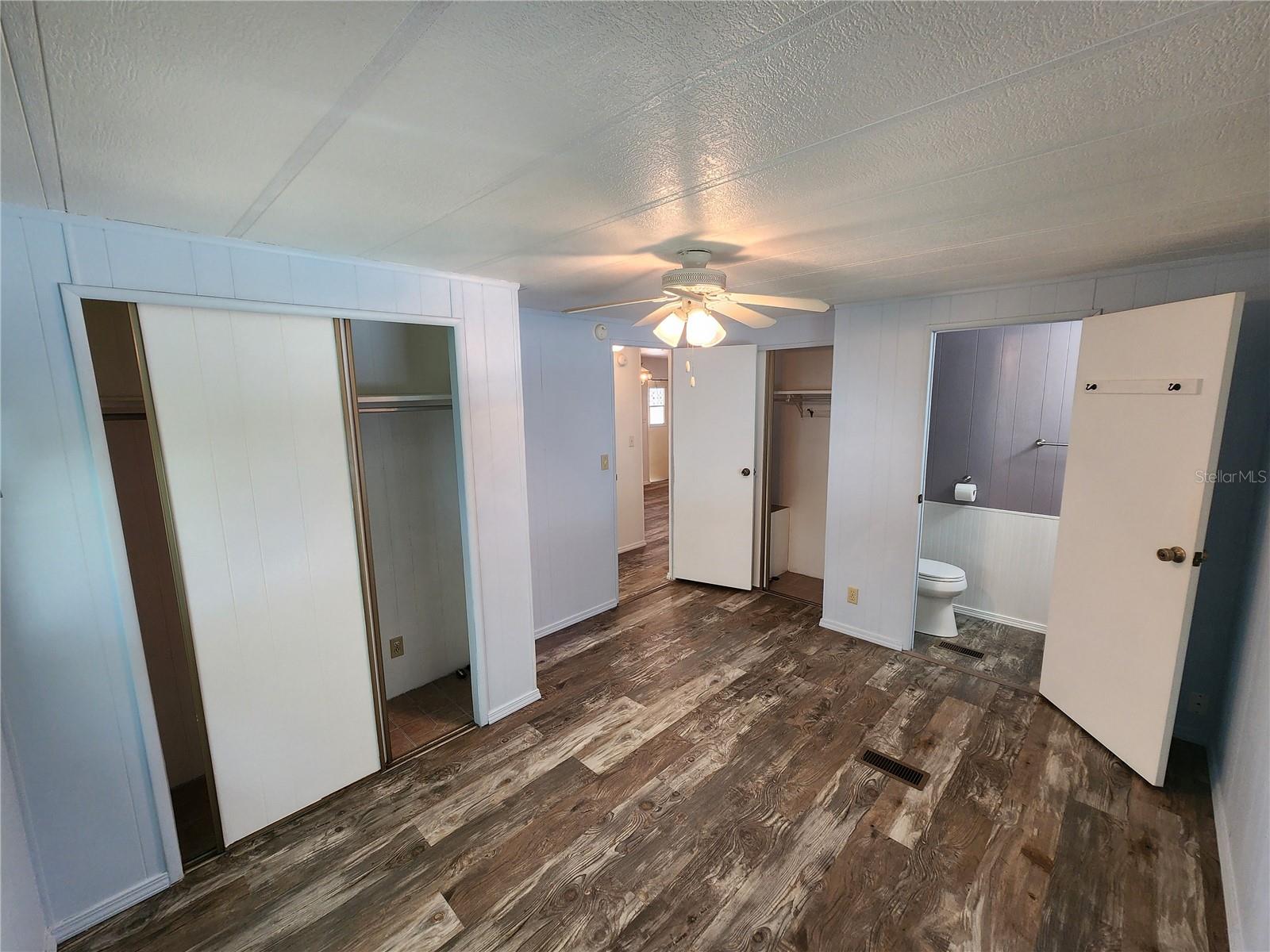 PALM LAKE ESTATES - Residential