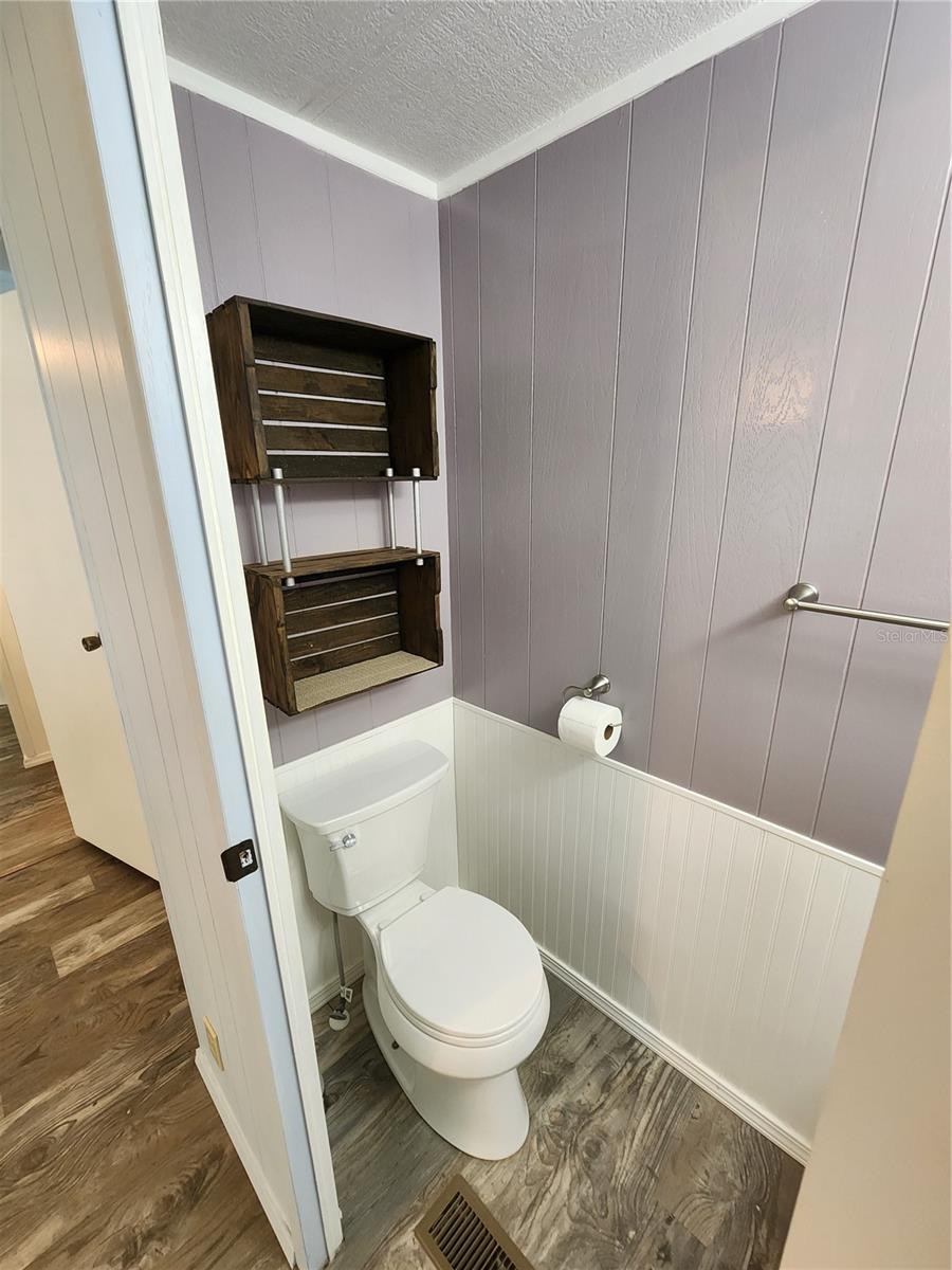 PALM LAKE ESTATES - Residential