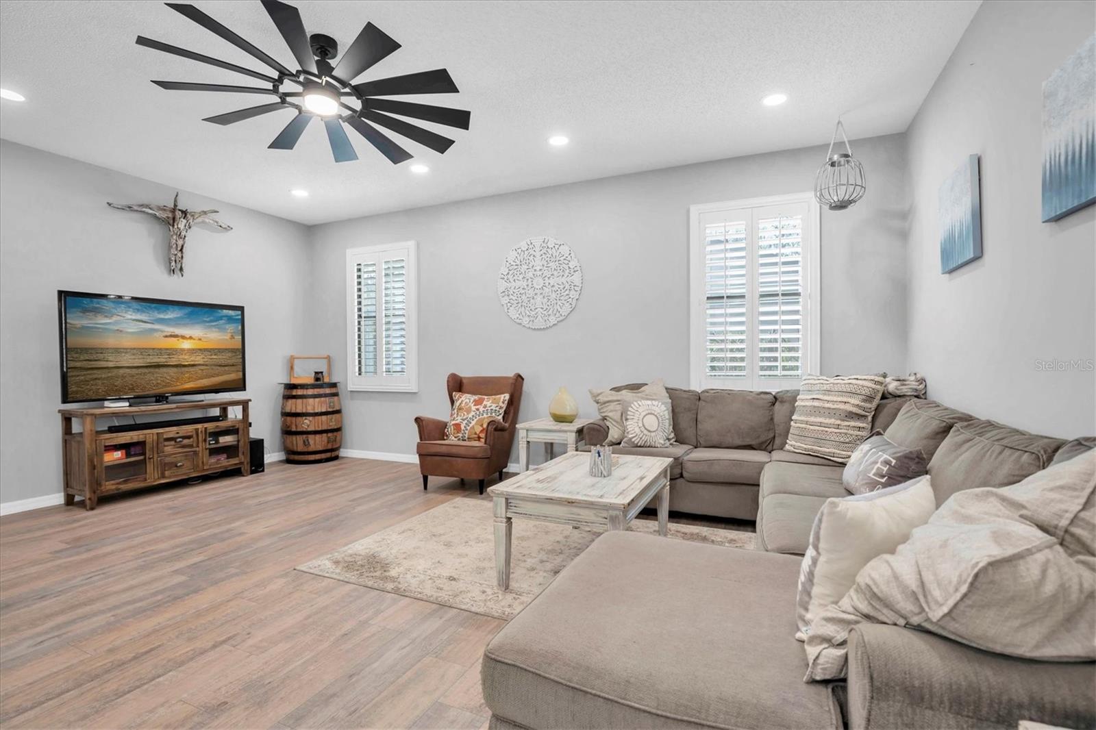 SOUTHERN OAKS - Residential