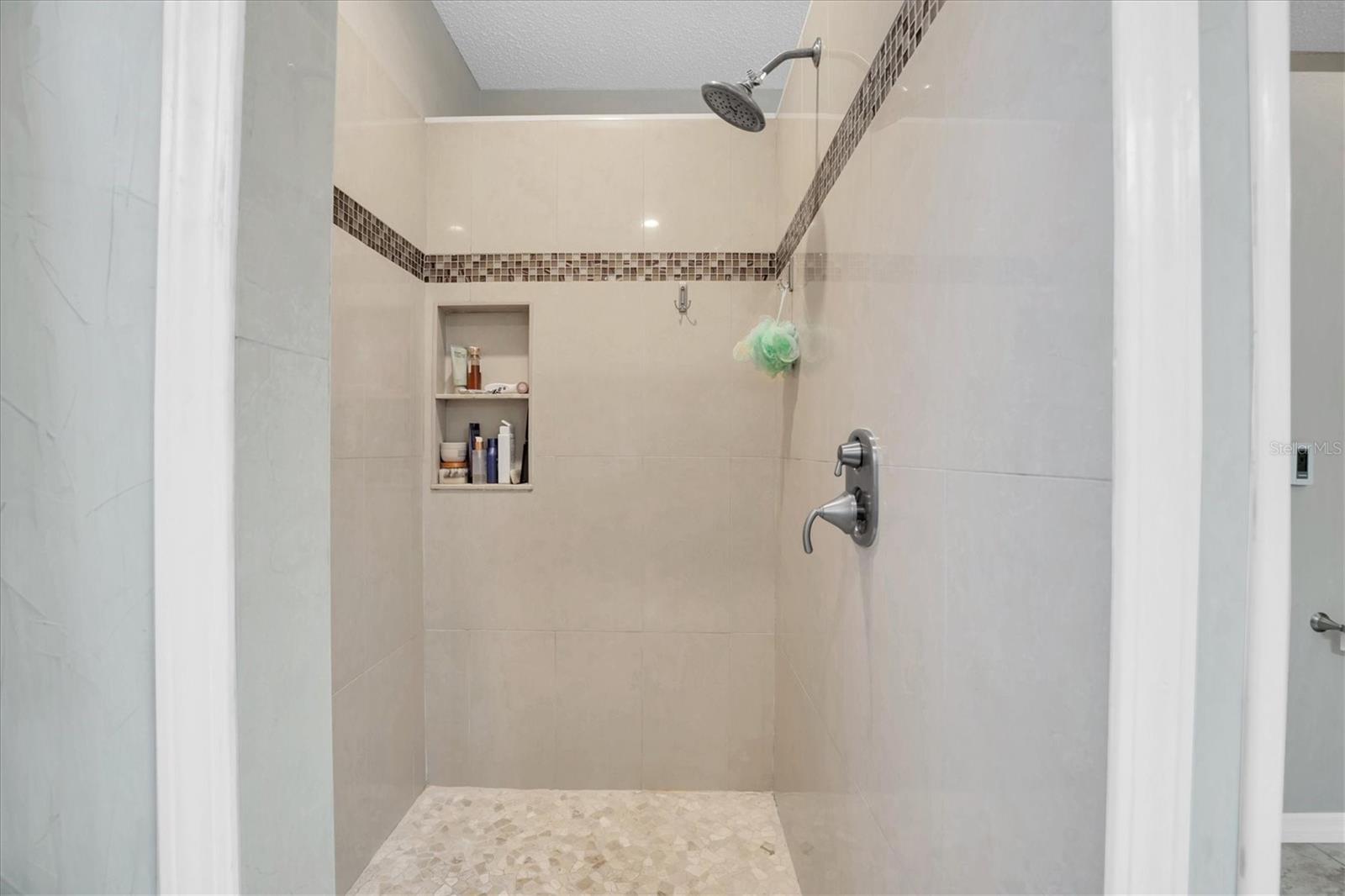 SOUTHERN OAKS - Residential