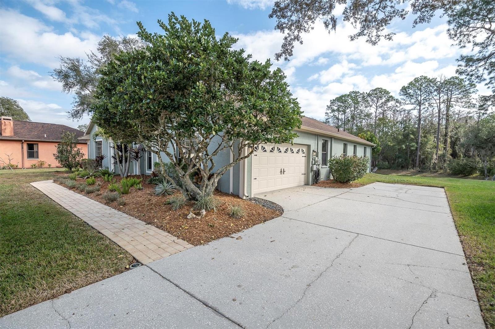 SOUTHERN OAKS - Residential