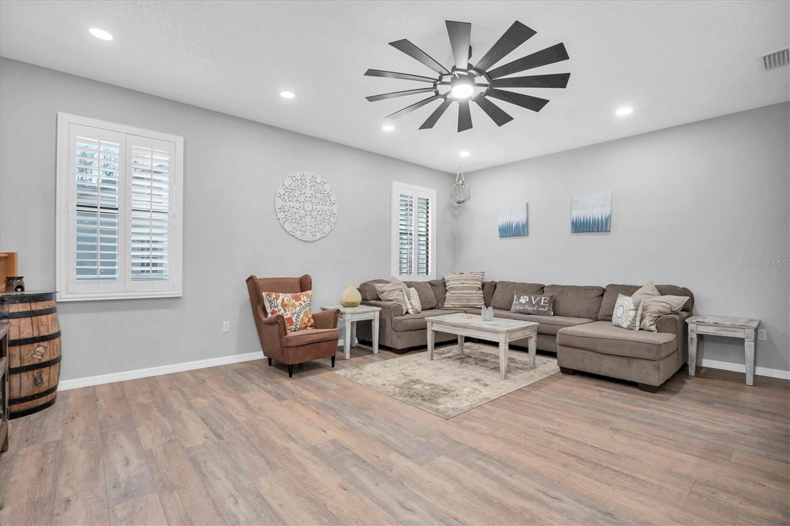 SOUTHERN OAKS - Residential