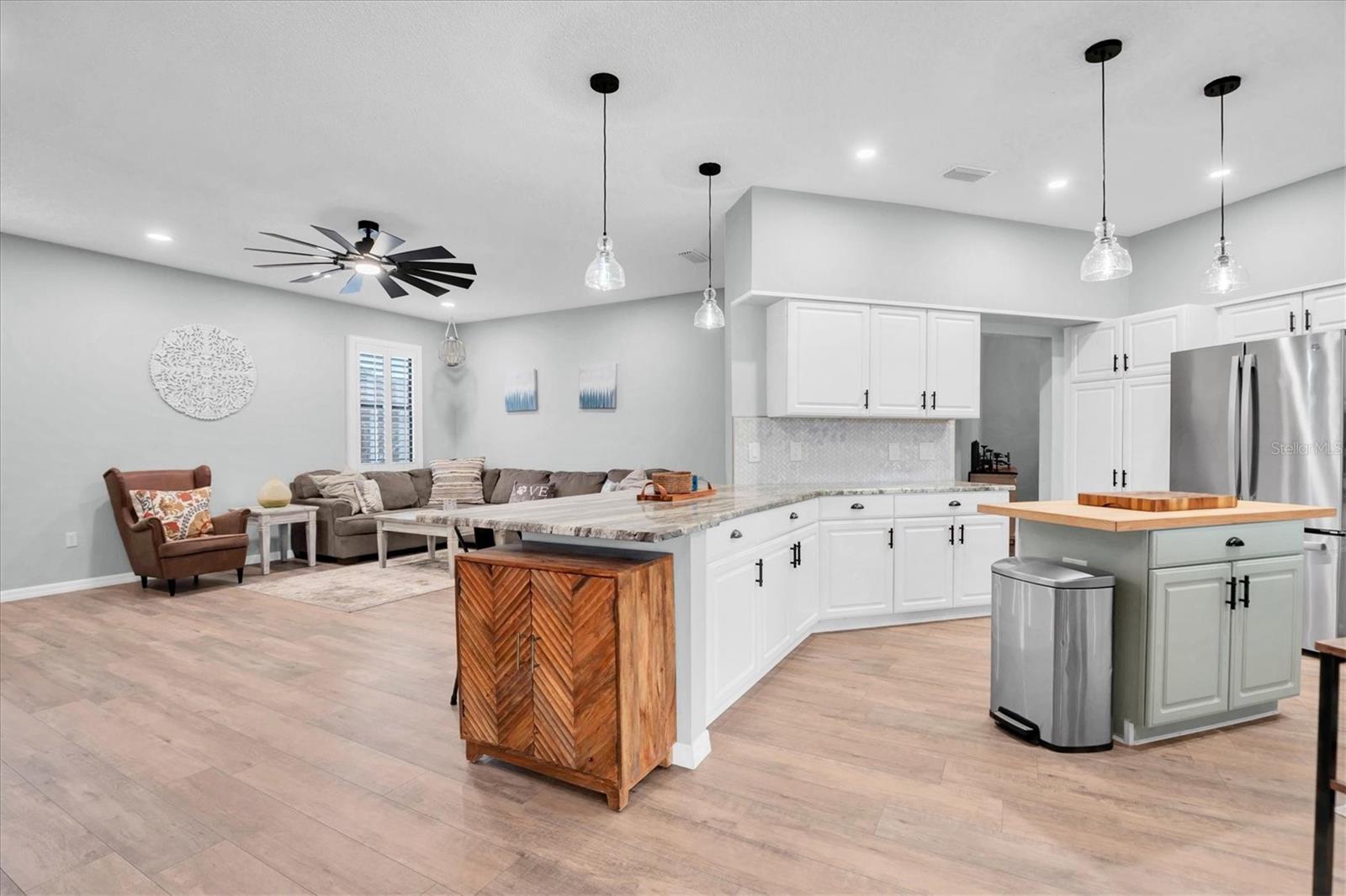 SOUTHERN OAKS - Residential