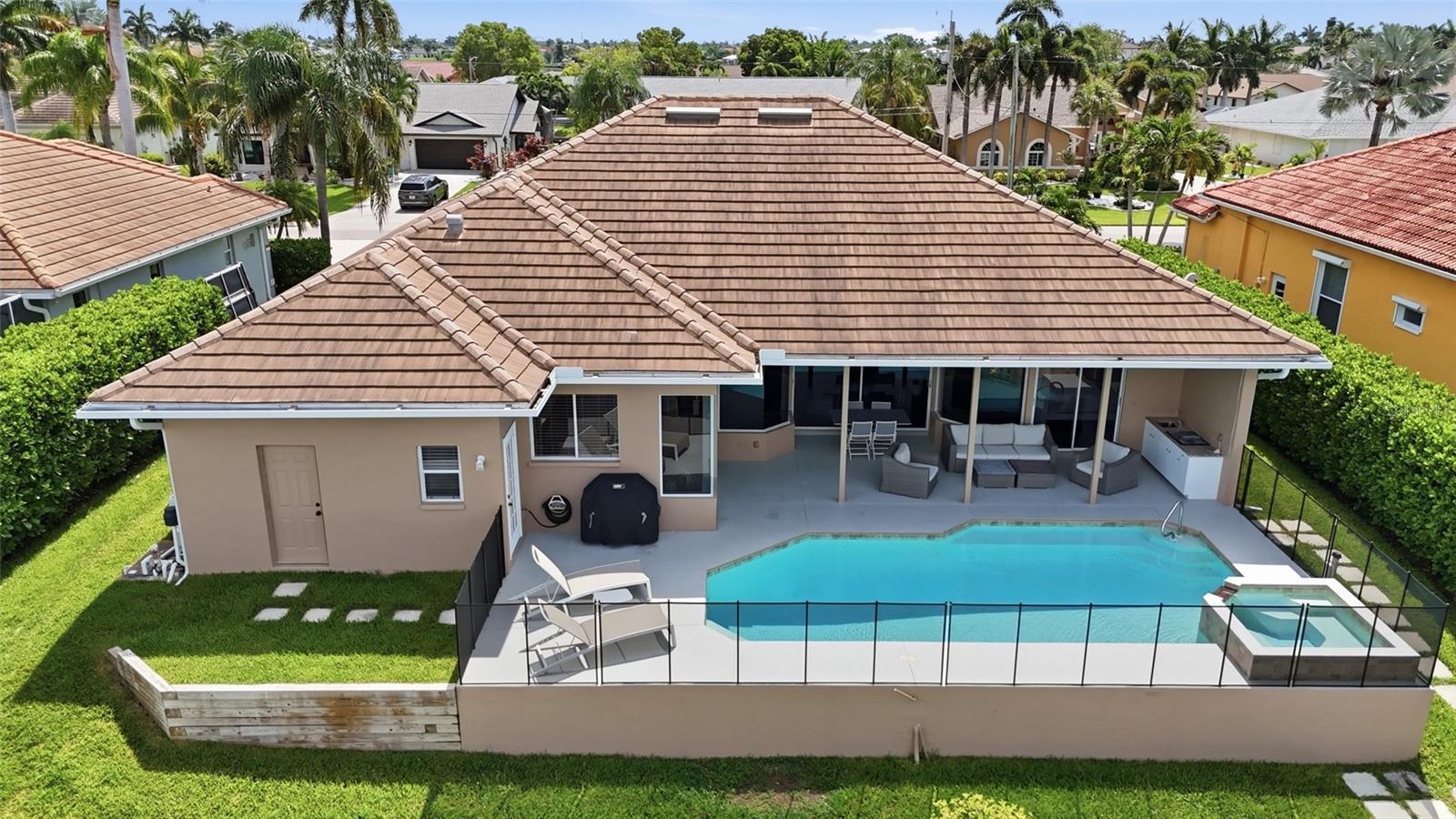 5020 SW 8TH PLACE