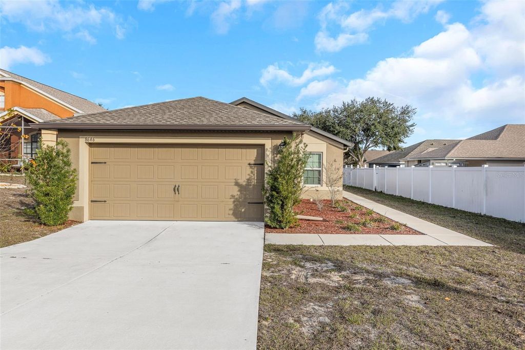 Photo of 8646 Pinetop Ridge Lane, Brooksville, FL 34613 (MLS # TB8464114)
